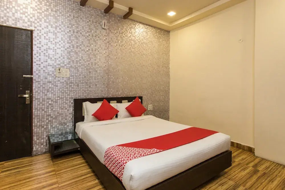 OYO 23471 Hotel Hilton Tower