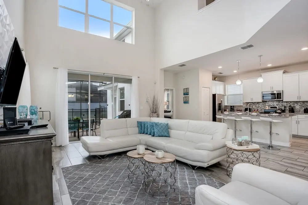 5 Bed 4 Ba Villa with Game Room, Pool & Spa