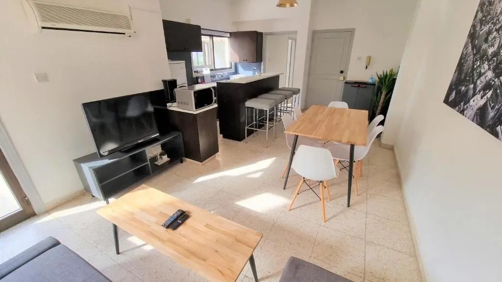 Cozy Beach Apt / 100 MBit+ Netflix / Near Airport