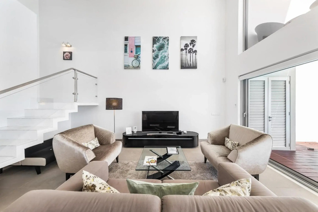 ELLE Design Villa by OCvillas - Private Heated Pool and Jacuzzi