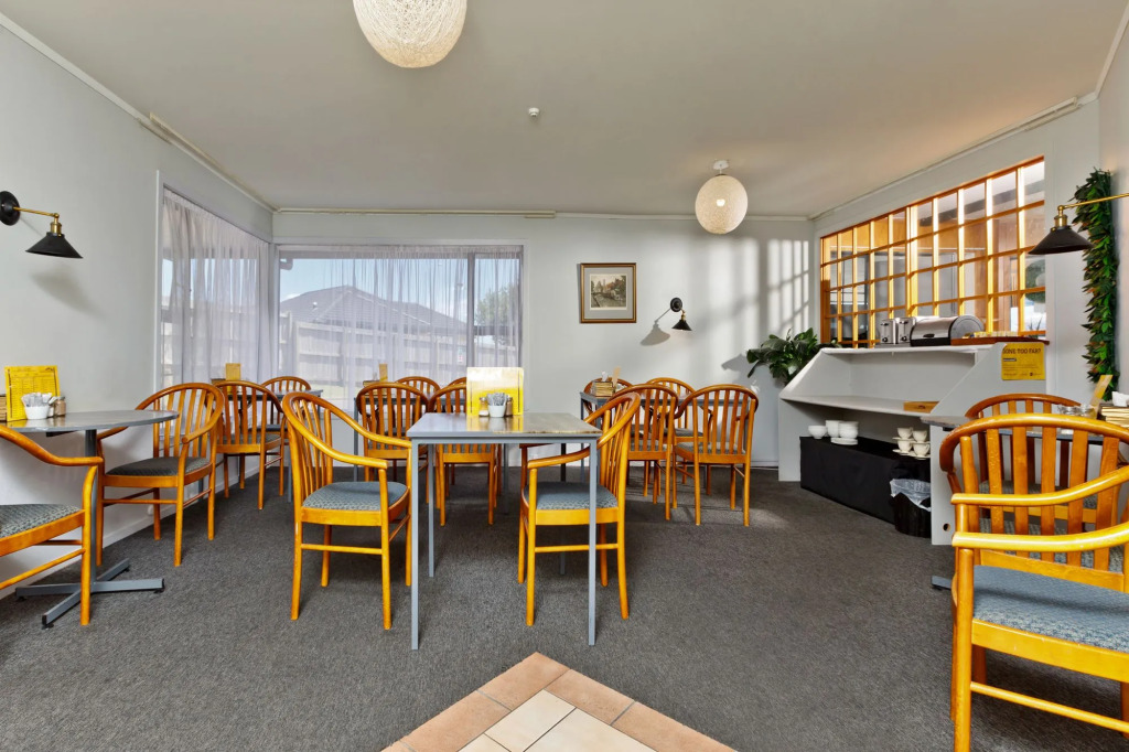 Oakwood Manor Motor Lodge