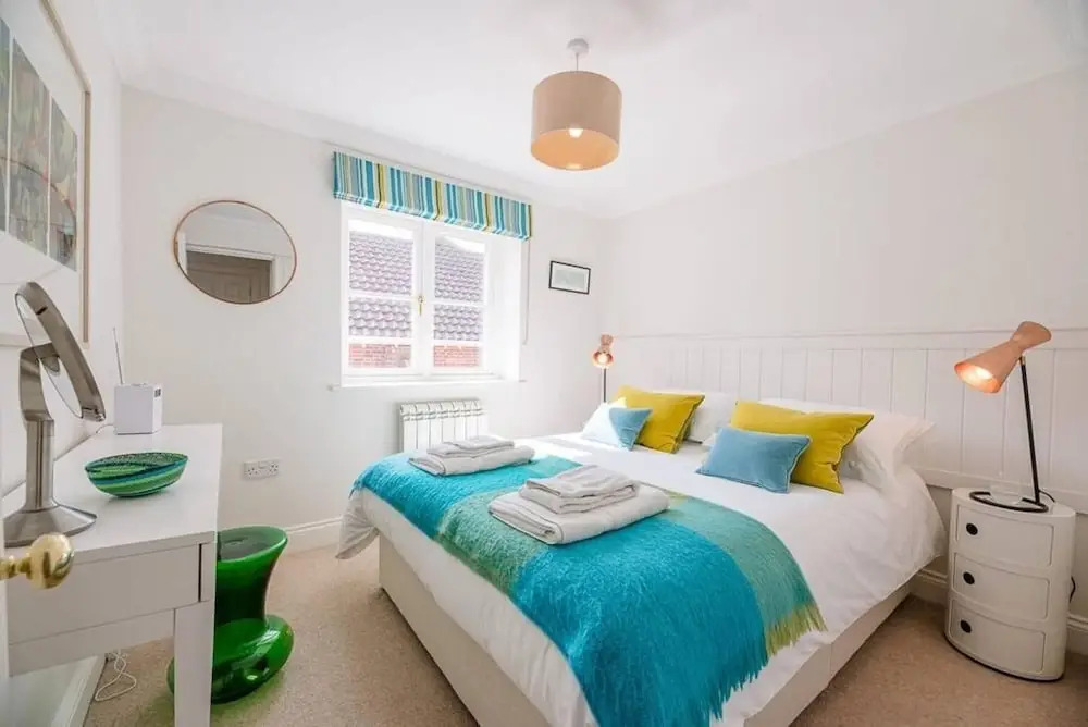 Sea Crest With 4 Bedrooms and 2 Bathrooms