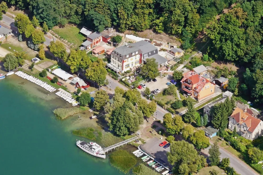 Strandhotel Buckow Resort & SPA gut-Hotels SEE