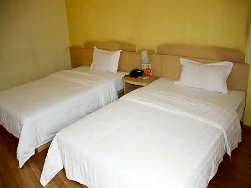 7 Days Inn Wuhan Guanggu Square Huazhong University of Science and Technology Branch