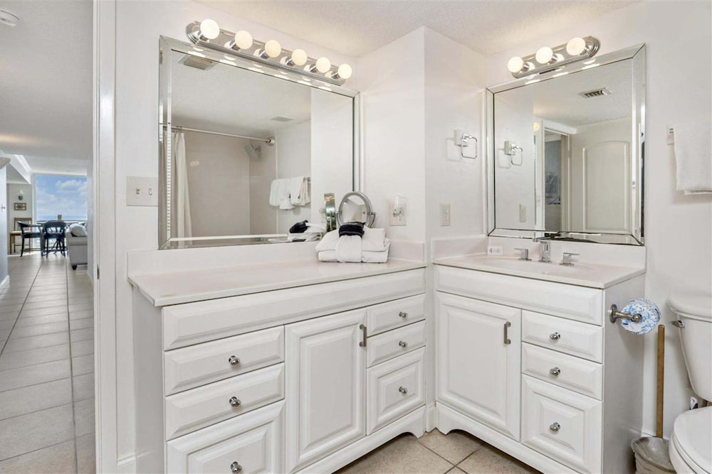 Shoreline Towers 2036 3 Bedroom Condo