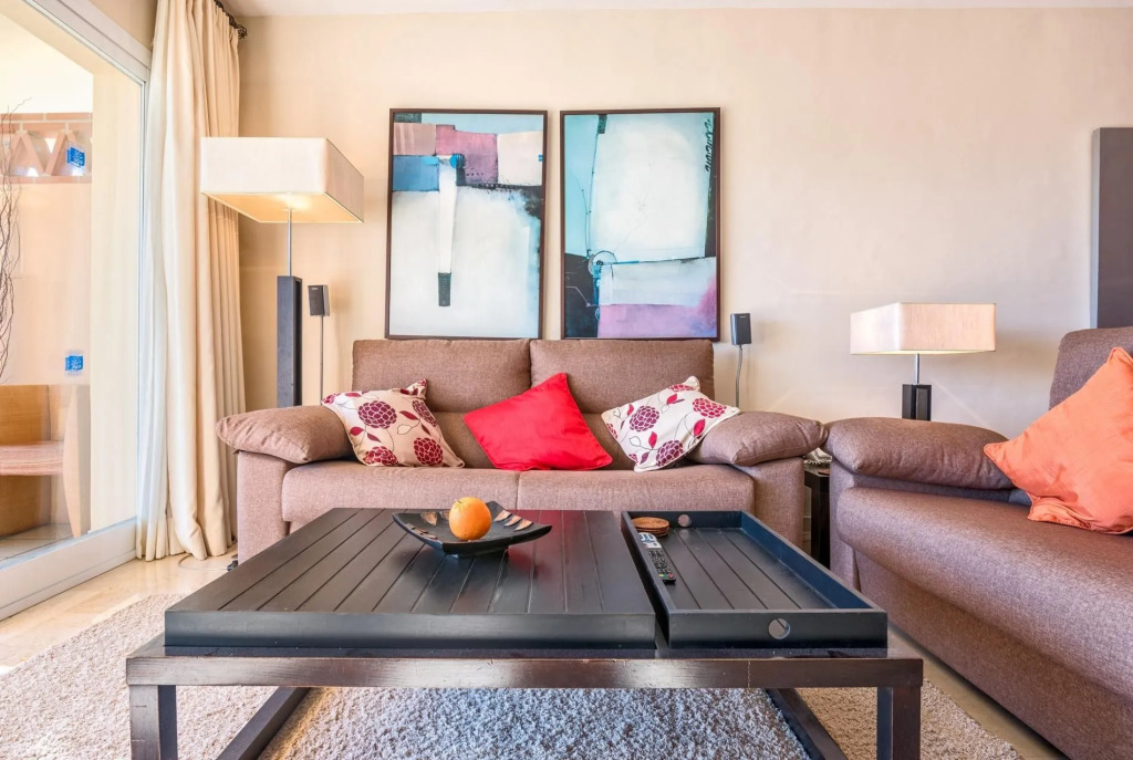 Malibu 6 -lux. 2BR Sea View Condo in Club la Costa