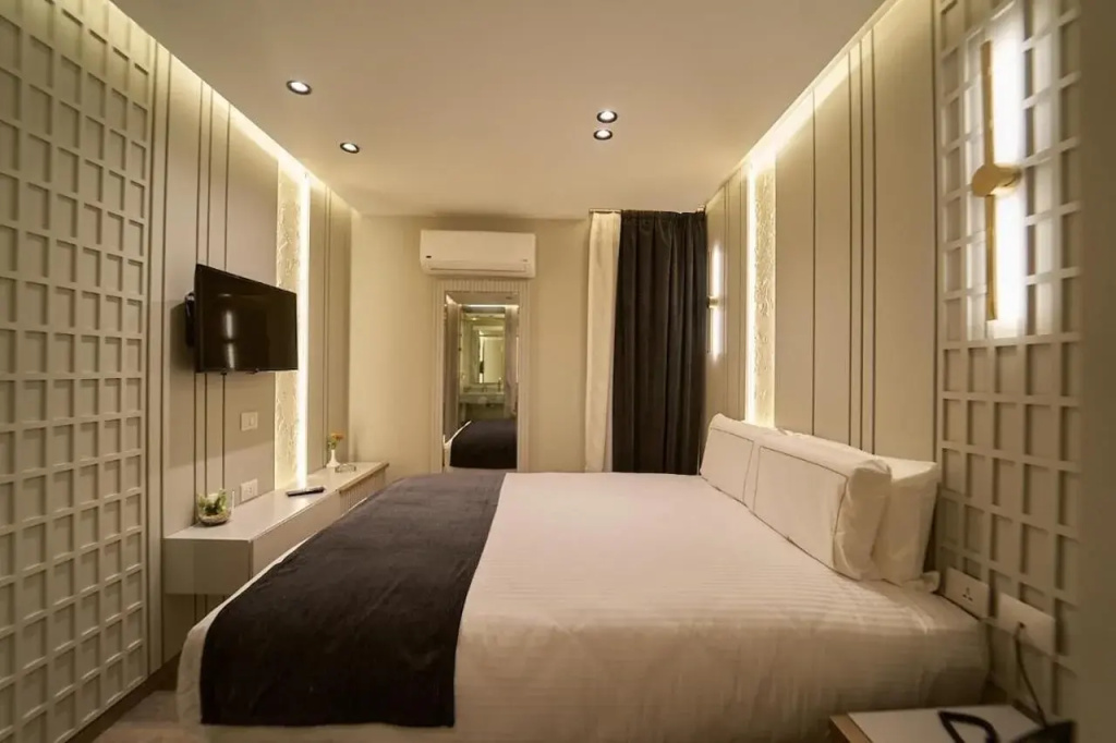 Pyramids Charm Hotel