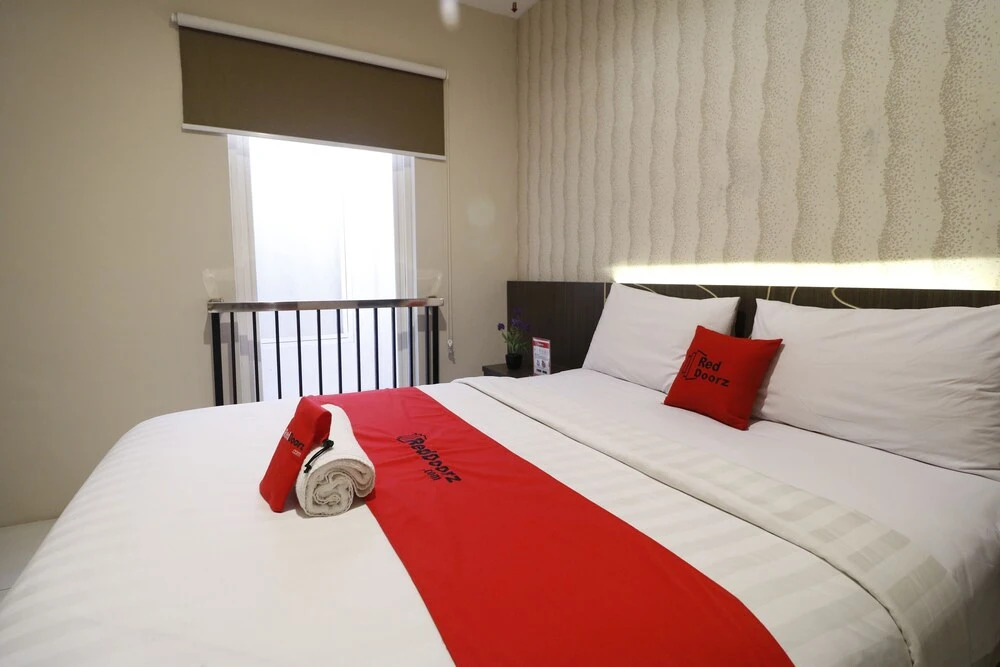 RedDoorz Plus @ Airlangga Mataram