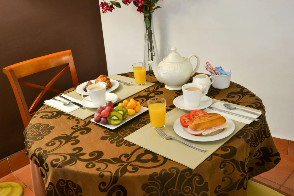 I AM La Posada Hotel and Apartment