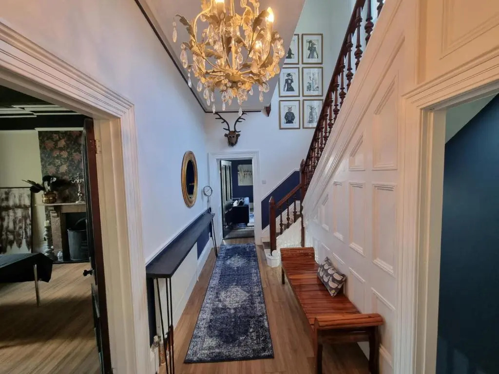 Exquisite 10 bed Villa hot tub and games room