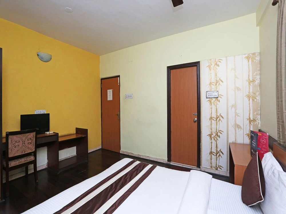 Oyo 7633 Jmc Inn