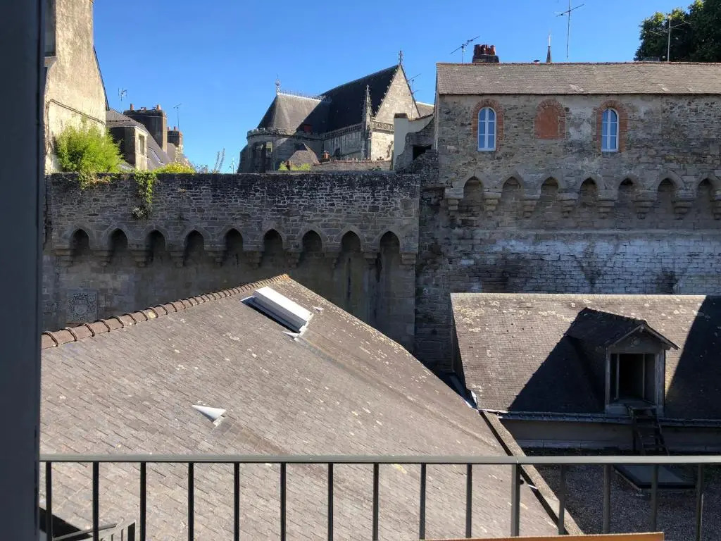 VUE SUR REMPARTS - Coeur de Vannes- 2CH