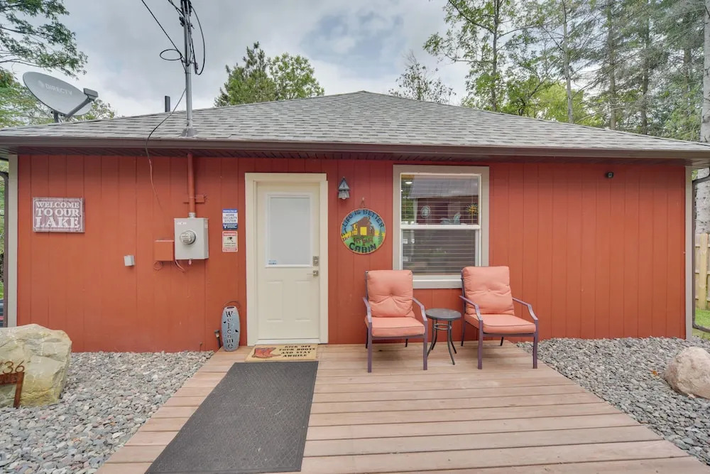 Solon Springs Getaway w/ Dock & Kayaks!