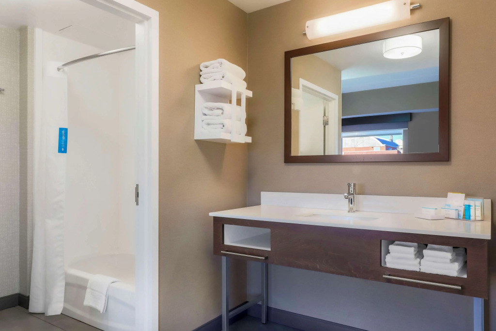 Hampton Inn & Suites Pittsburgh Downtown