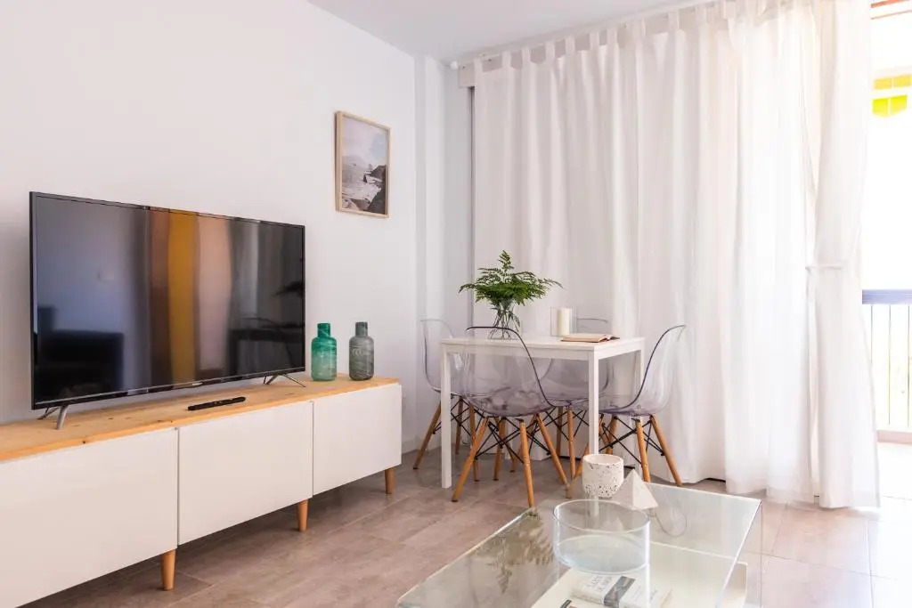 Beach Apt With Sea View And Pool, 50 Steps To The Sea