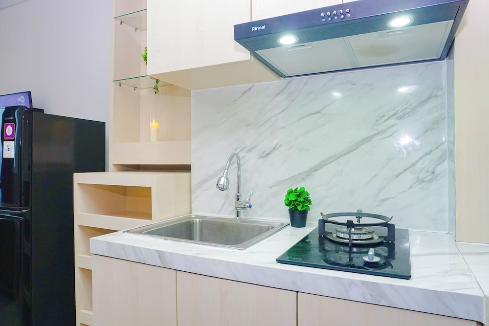 Relaxing Stay Studio At Apartment Lrt City Bekasi