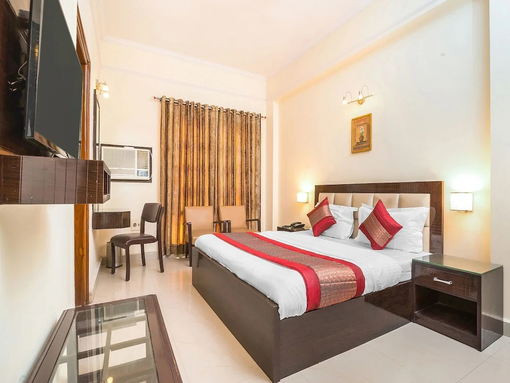 OYO 14245 Amitabh Guest house