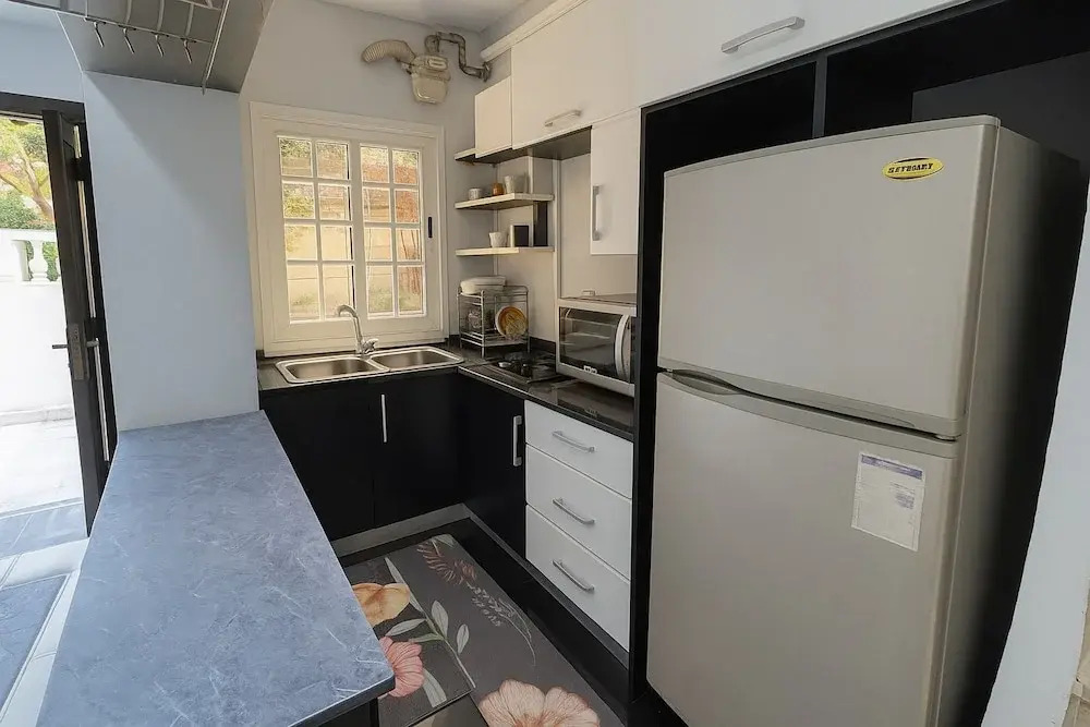 326 2BR Townhouse 2 Bath TV Backyard