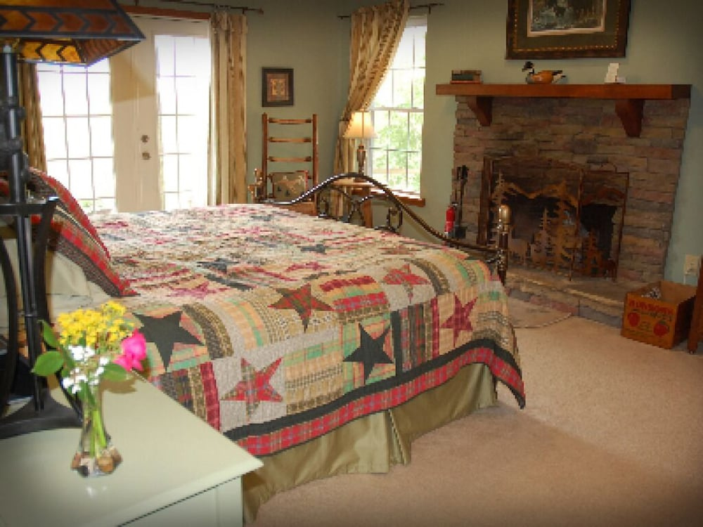 Long Mountain Lodge