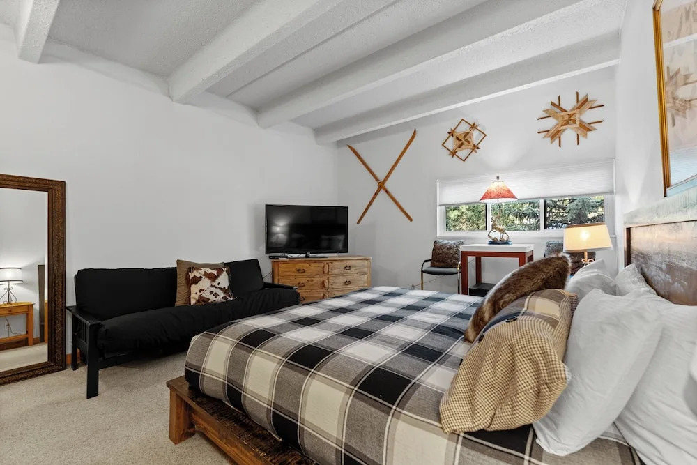 Summit House East #313