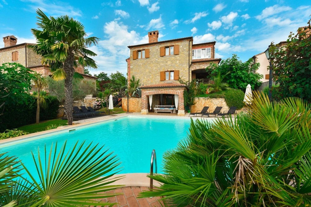 Villa mit Pool in Kastelir fur 9 Personen