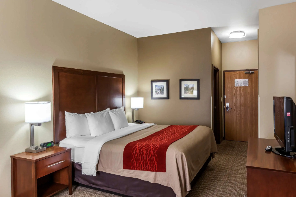 Comfort Inn & Suites Near University of Wyoming
