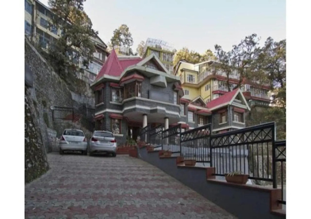 Wingait Inn - Hotel Near The Mall Road