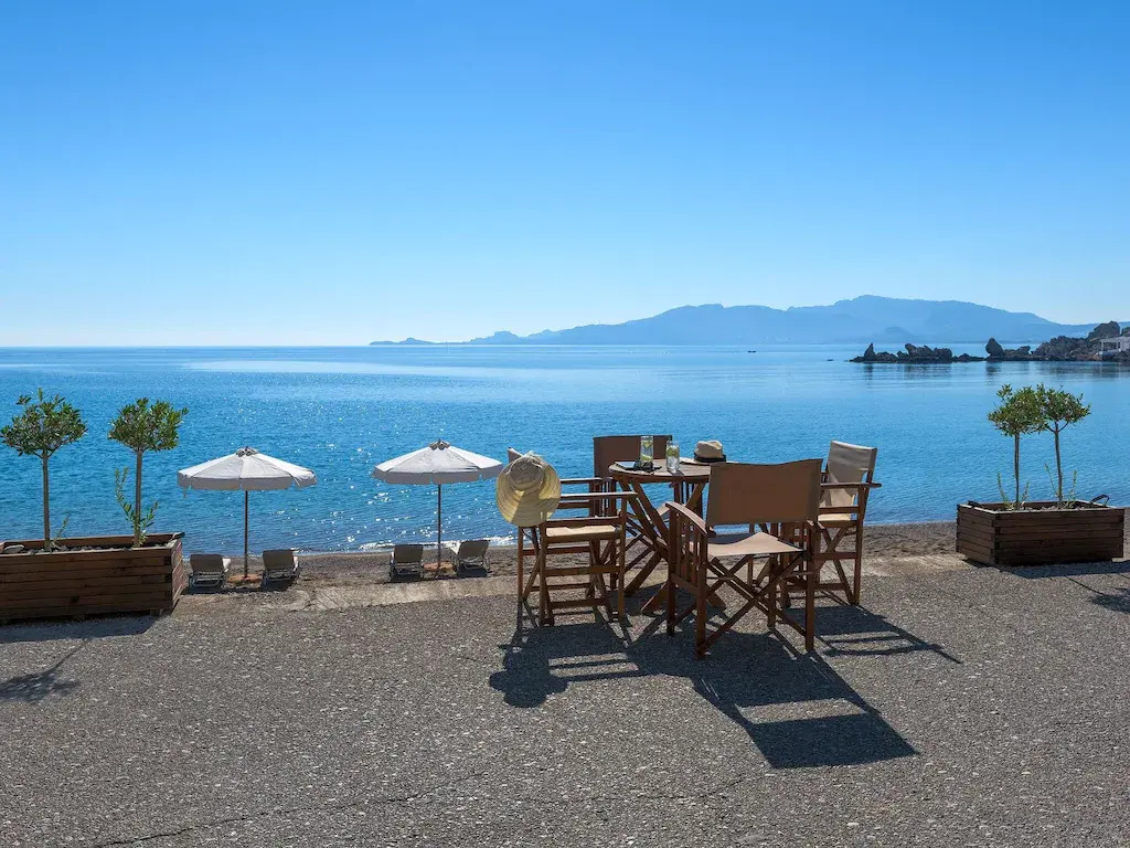 holiday home, Charaki