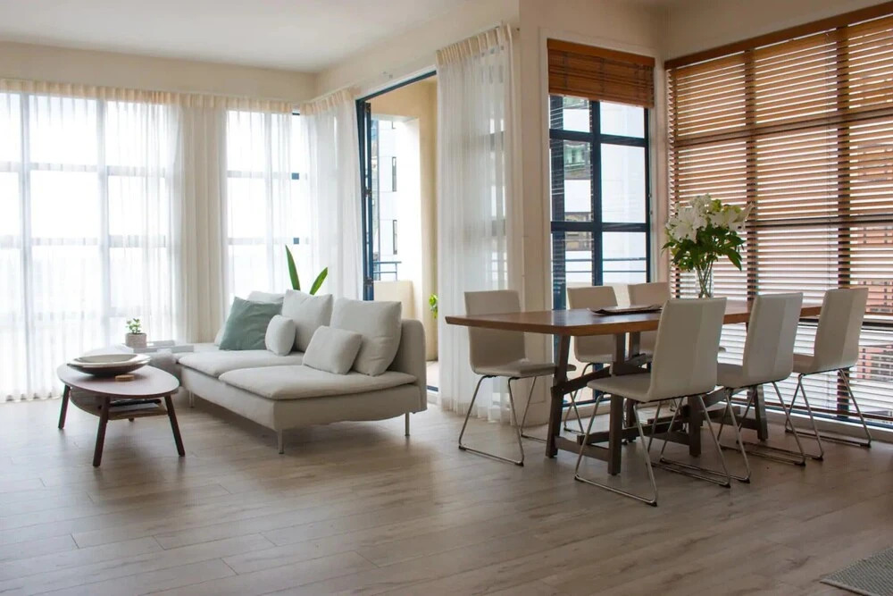 2 Bedroom Penthouse Apartment with Harbour Views