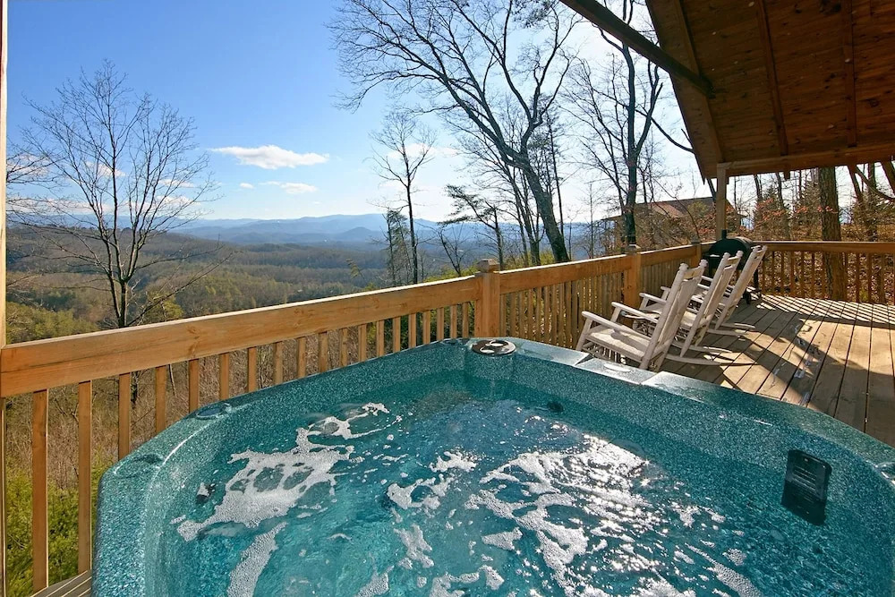 A View For All Seasons 405 - Four Bedroom Cabin