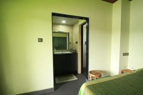 Pearl Spot