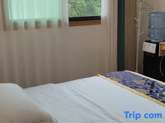 Mingrenju Homestay (Border City Chatong Ancient Town)