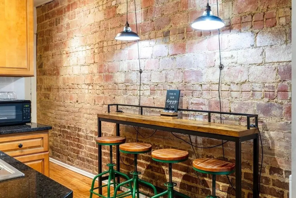 MC Loft at the Pillars-2bd 1bath University Cir