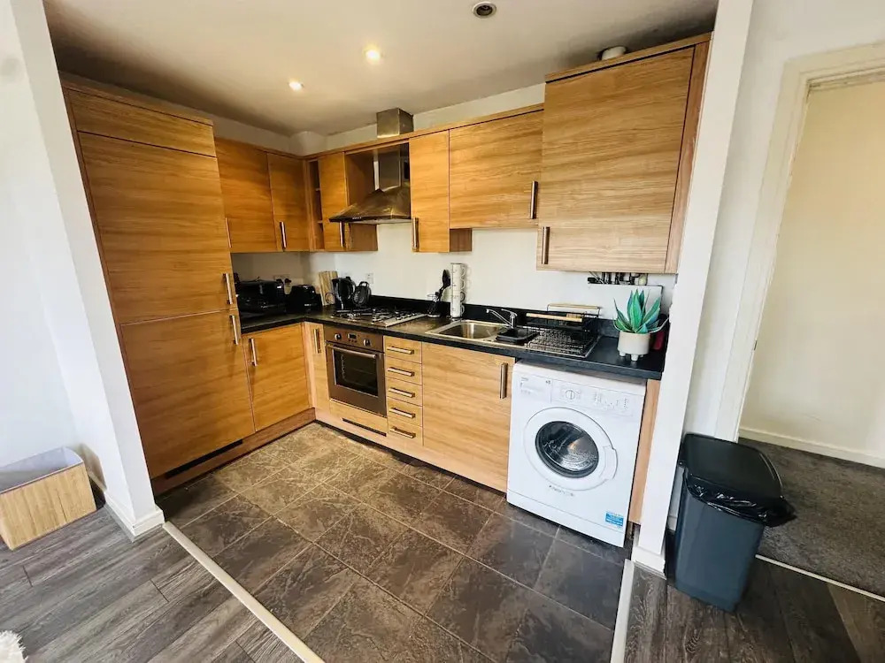 Two Bedroom Chic Apart,heathrow With Wifi & Sky tv