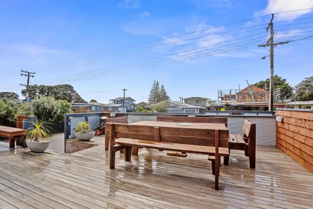 Kiwiana Bach - Waihi Beach Holiday Home