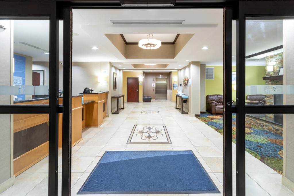 Holiday Inn Express & Suites Rochester – Mayo Clinic Area by IHG
