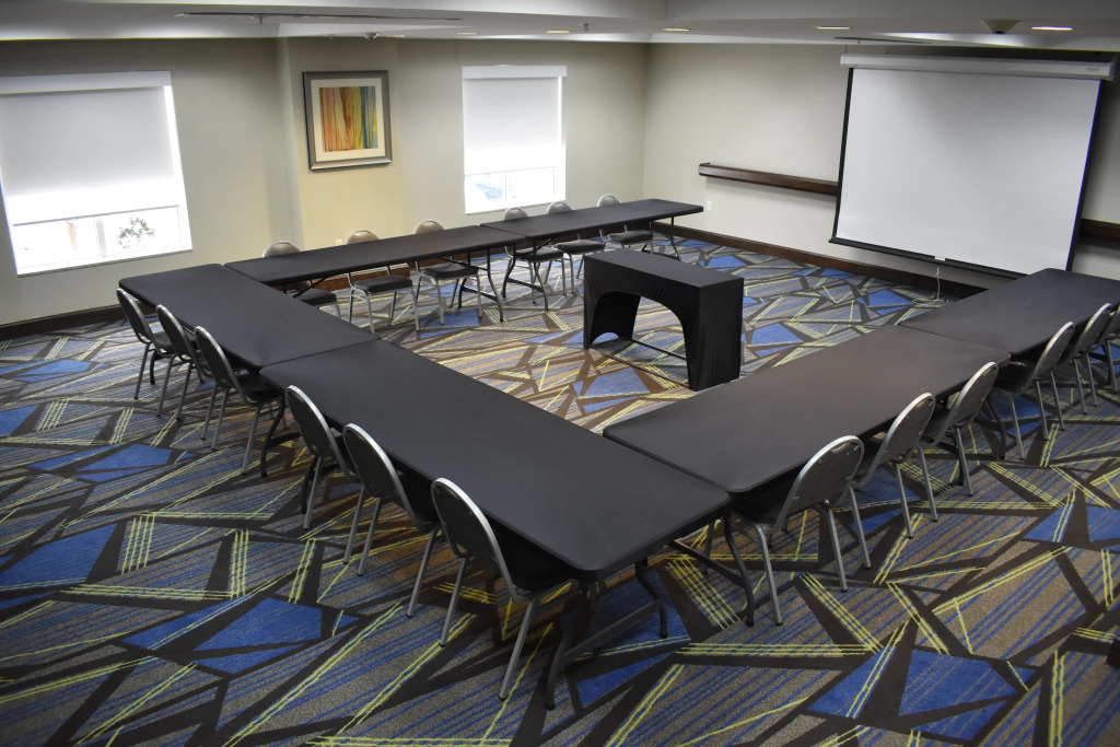 Holiday Inn Express & Suites Caryville by IHG