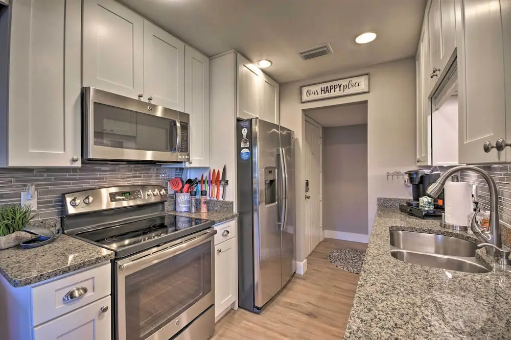 Resort Condo: Golf & Pond View, Walk to Beach
