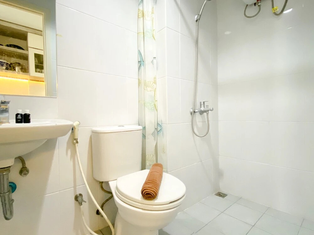 Modern Look And Comfy Studio Patraland Urbano Apartment
