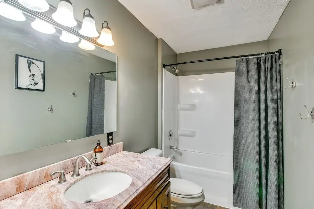 2 Mi to Turtle Creek Casino: Home w/ Game Room!