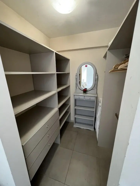 Ari Aparts Güemes 671