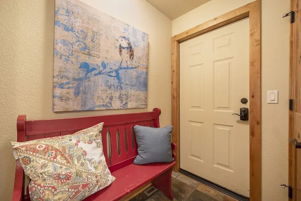 Fall River Retreat - Monthly Long-term Vacation Rental 3 Bedroom Townhouse by RedAwning