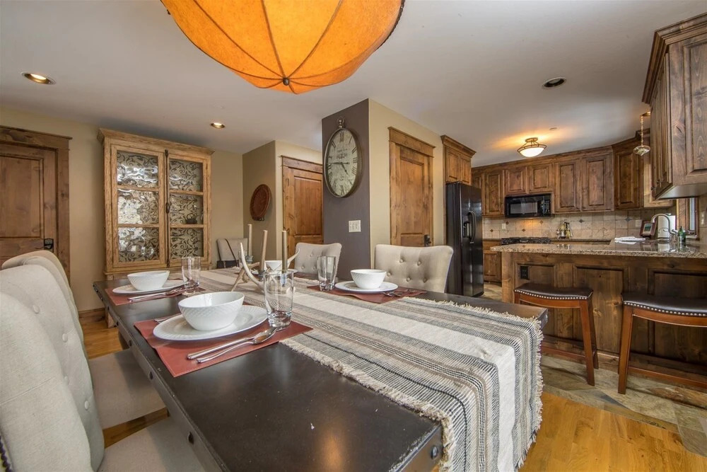 Bozeman - Main Street Retreat