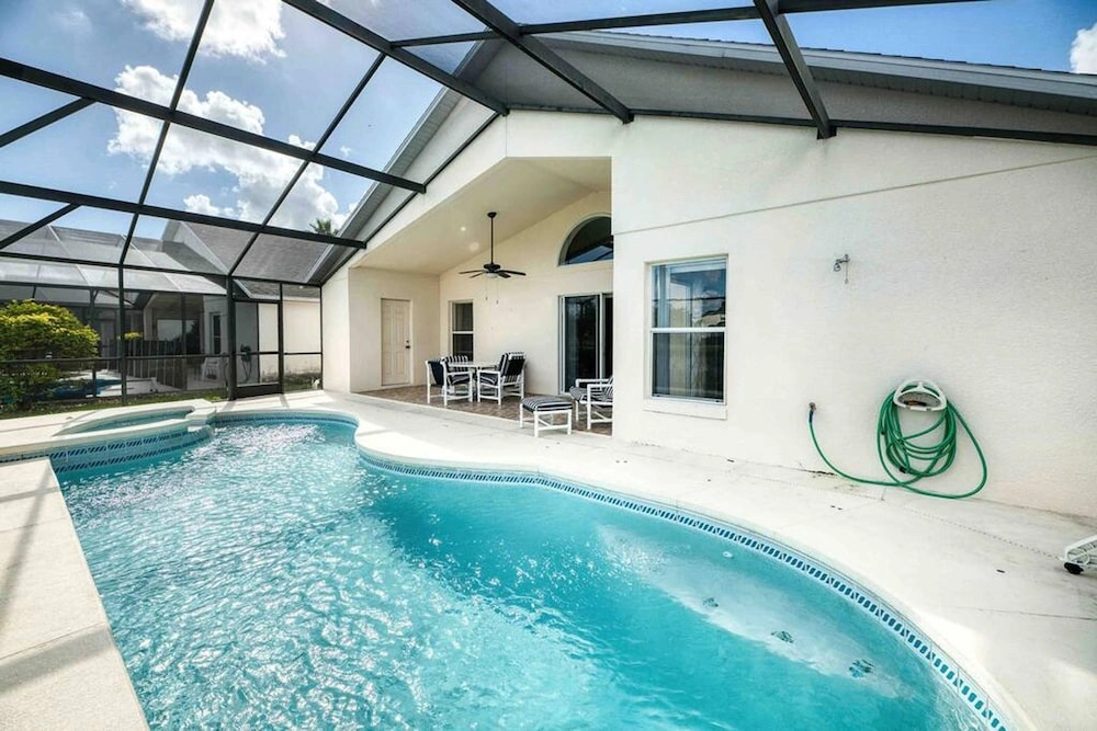 Super Lush- Foam Beds w Pool Games