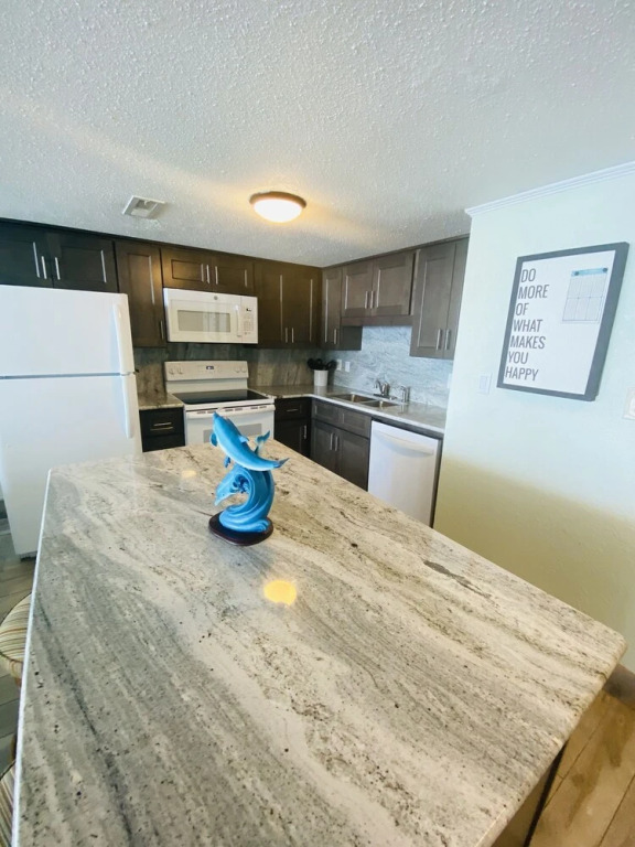 0302 Waters Edge Resort 2 Bedroom Condo by Redawning