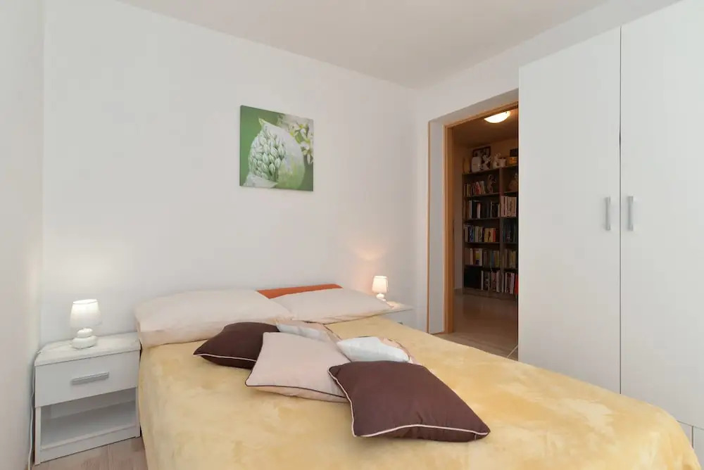 Apartment 1375