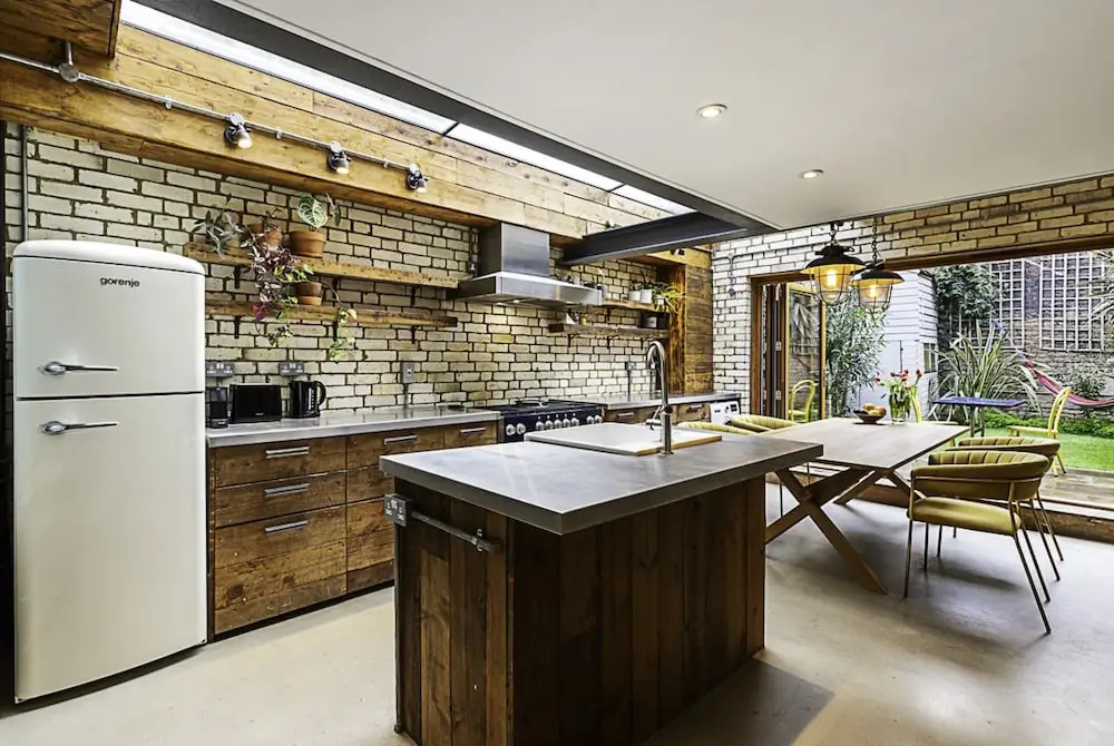 Hackney - Victoria Park: Generous 2 Bed Terrace