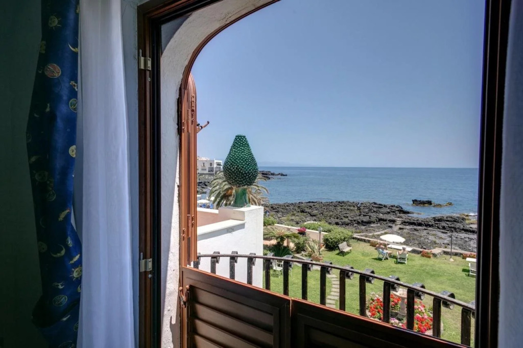 Arathena Rocks Hotel