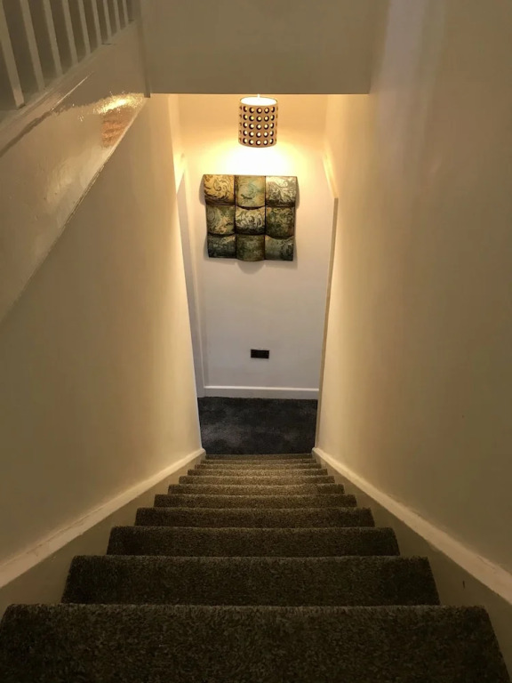 Stylish 3 Bedroom House Only 5 Mins From M6/m58