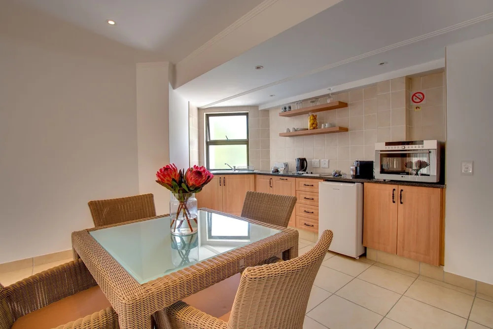 Limoni Luxury Suites